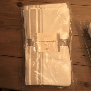 William Sonoma napkins, set of 4
